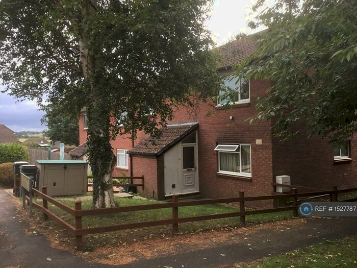 1 Bedroom Flat To Rent In Gainsborough Way, Yeovil, BA21