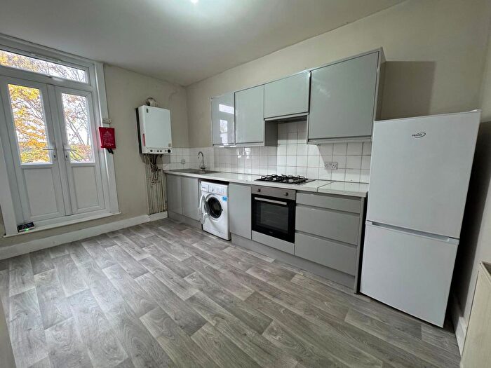 1 Bedroom Flat To Rent In Hoe Street, London, E17