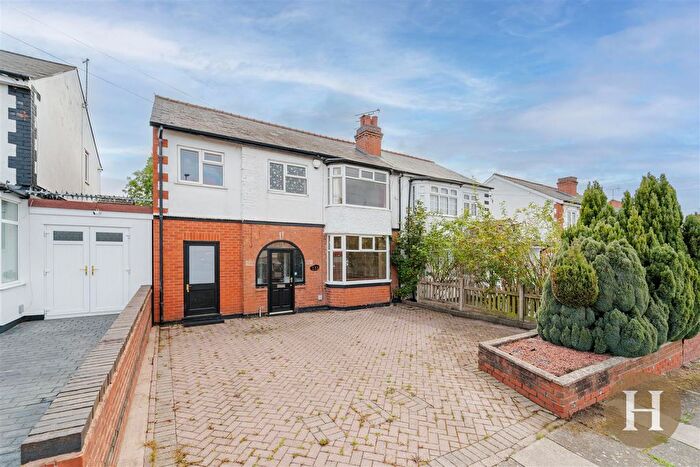 4 Bedroom Semi-Detached House For Sale In Balden Road, Harborne, Birmingham, B32