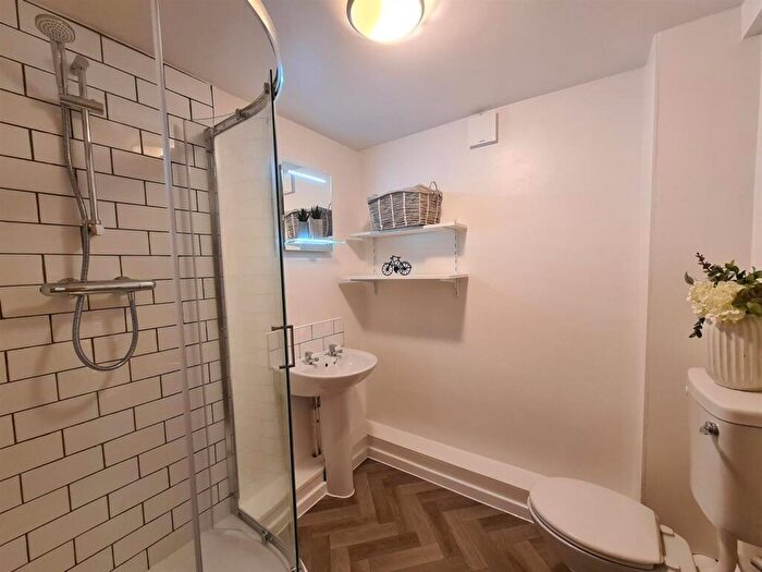 3 Bedroom Flat To Rent In Bed Flats. The Forum, Tiverton Way, Cambridge, CB1