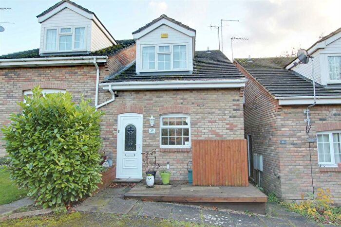 2 Bedroom Terraced House To Rent In Grove Gardens, Tring, HP23