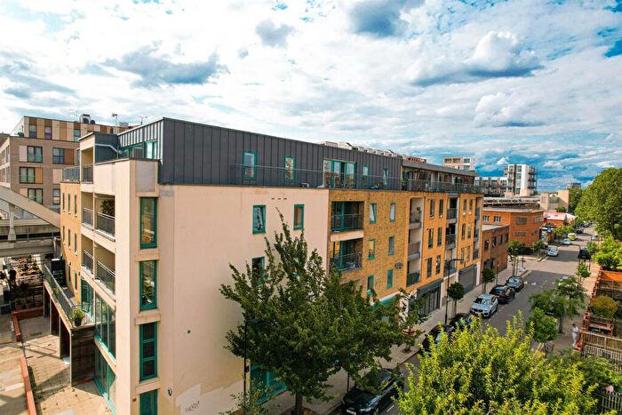 3 Bedroom Flat For Sale In Stean Street, London, E8