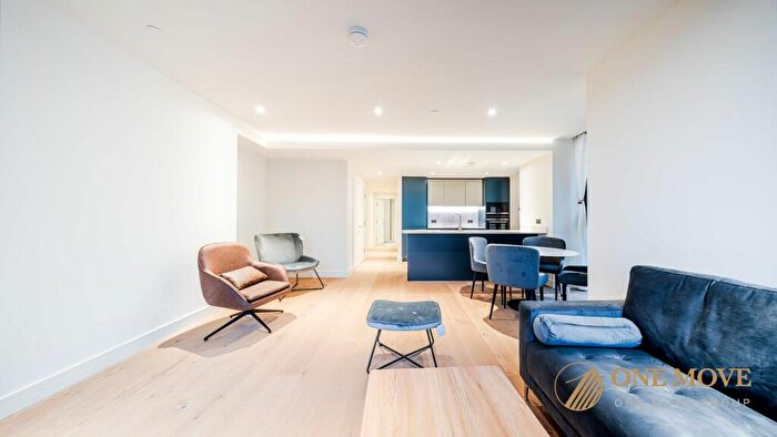 2 Bedroom Apartment To Rent In Harcourt Tower, South Quay Plaza, Canary Wharf, E14