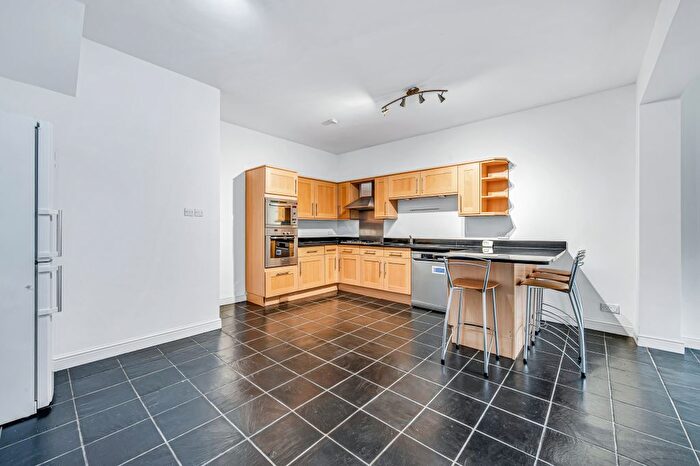 4 Bedroom Terraced House To Rent In Bramley Road, Ealing, W5