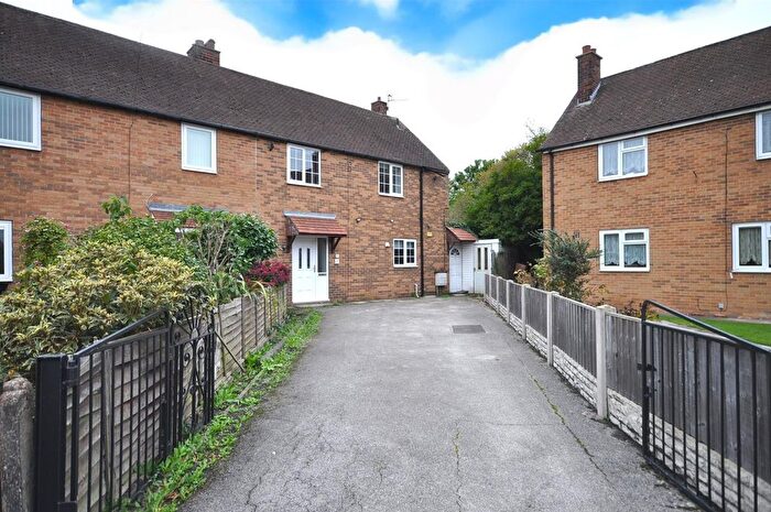 3 Bedroom Semi Detached House For Sale In King Edward Crescent, Thorne, Doncaster, DN8