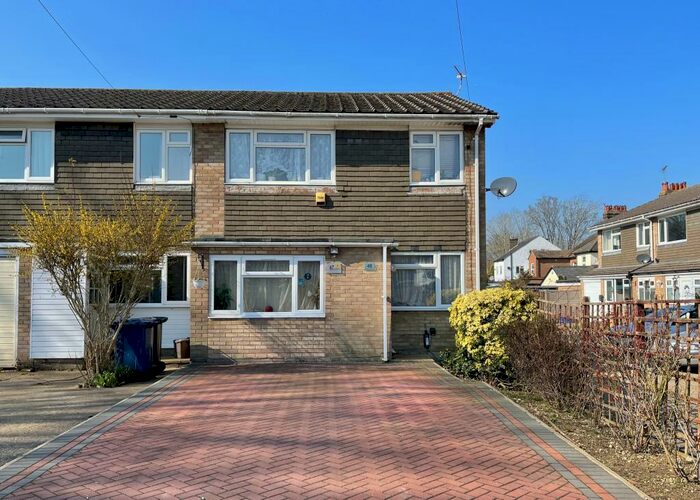 3 Bedroom End Of Terrace House To Rent In Little Reeves Avenue, Amersham, HP7