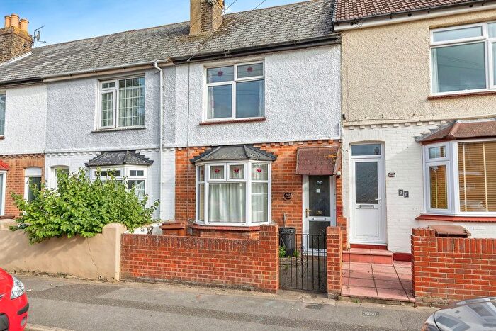 2 Bedroom Terraced House For Sale In Maple Avenue, Gillingham, ME7