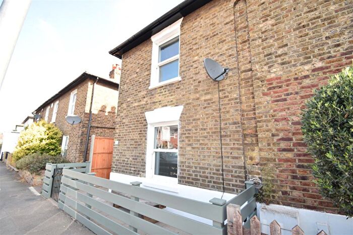 2 Bedroom Property To Rent In Brighton Road, Surbiton, KT6