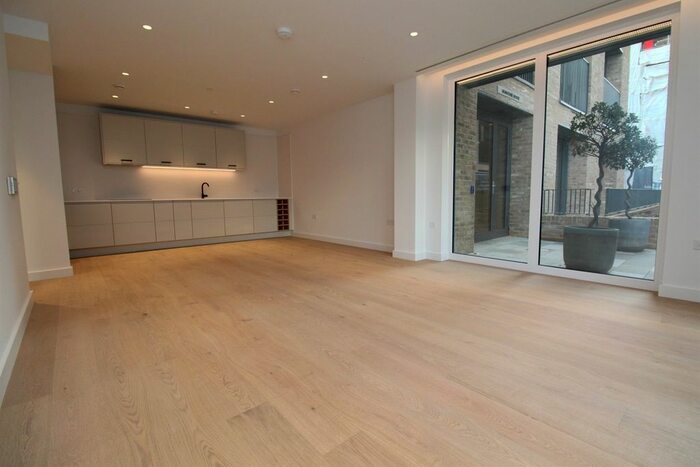 2 Bedroom Flat To Rent In Jubilee Walk, London, WC1X