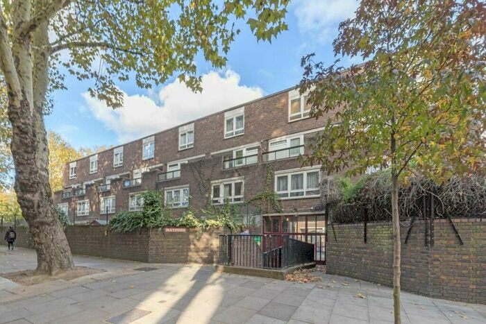 Flat To Rent In Oakley Square, London, NW1
