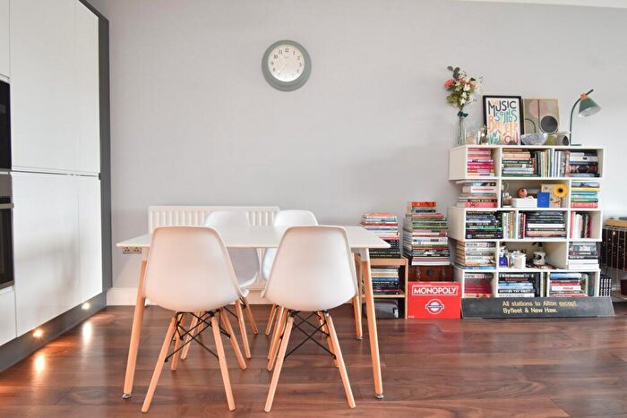 2 Bedroom Apartment For Sale In Terrace Road, Walton-on-Thames, KT12