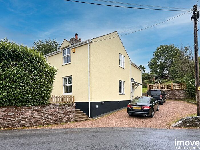3 Bedroom Semi Detached House For Sale In Edginswell Lane, Torquay, TQ2