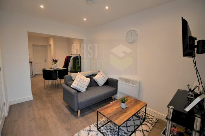 2 Bedroom Flat To Rent In Brentwood Road, Clarendon Park, LE2