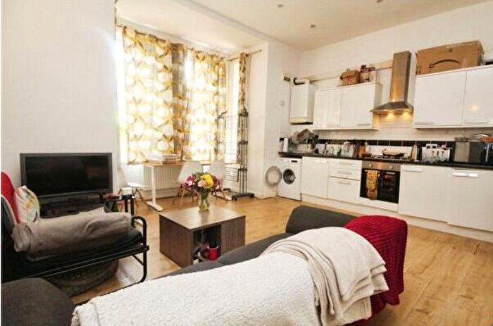 4 Bedroom Apartment To Rent In Maberley Road, London, SE19