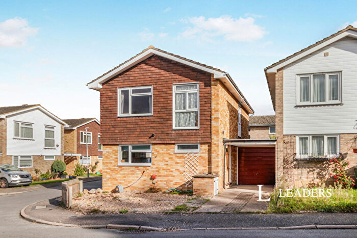 4 Bedroom Detached House To Rent In Leslie Gardens, Sutton, SM2