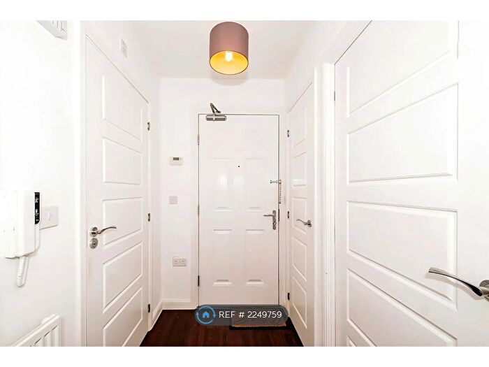1 Bedroom Flat To Rent In Garratt House, Worthing, BN13