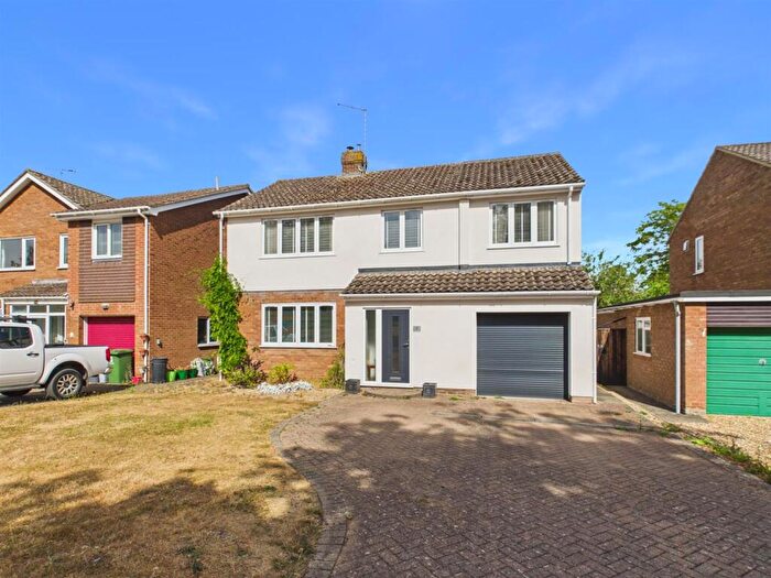 5 Bedroom Detached House For Sale In Whitman Close, Barnack, PE9
