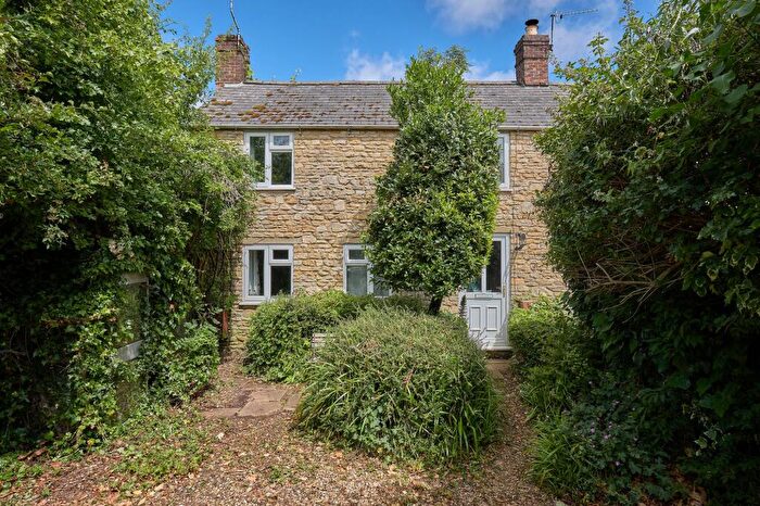 3 Bedroom Terraced House For Sale In Lower End, Leafield, OX29