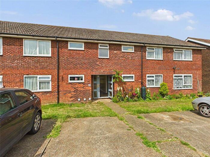 3 Bedroom Apartment For Sale In Stour View Close, Mistley, Manningtree, Essex, CO11