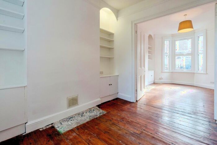 3 Bedroom Terraced House To Rent In Old Ford Road, Victoria Park, E2