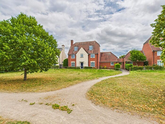 6 Bedroom Detached House For Sale In Fallows Road, Reading, RG7