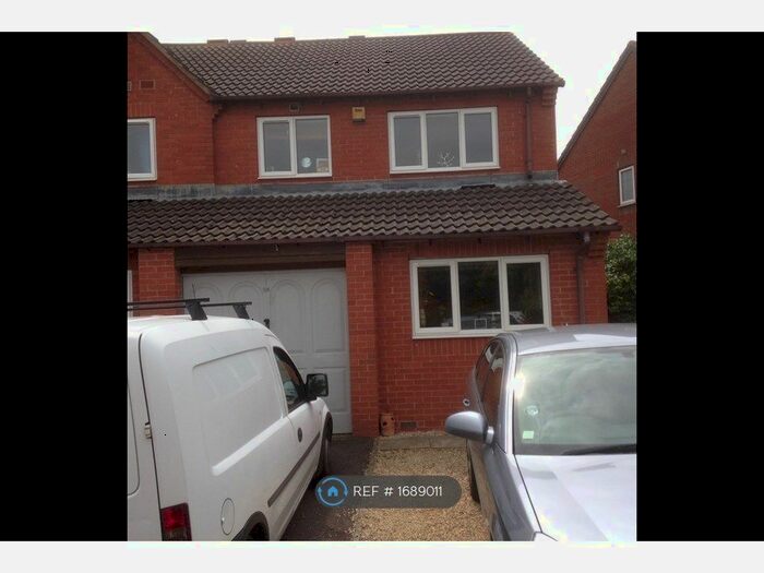3 Bedroom Semi-Detached House To Rent In Brackdene, Bristol, BS32