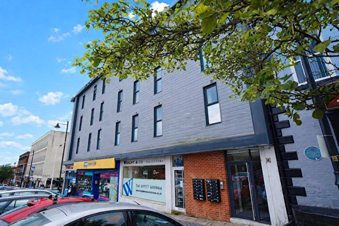 1 Bedroom Flat To Rent In Horsefair, Pontefract, WF8