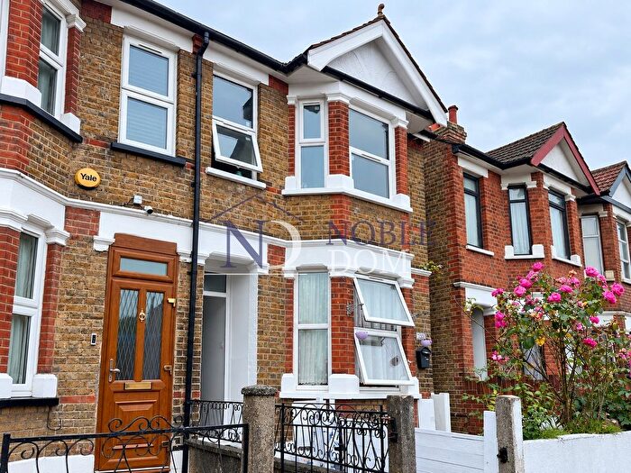 2 Bedroom Flat To Rent In Uxbridge Road, Hayes, UB4