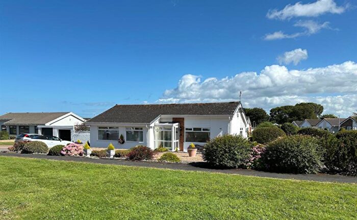 3 Bedroom Detached Bungalow For Sale In Penrhyn Beach West, Penrhyn Bay, Llandudno, LL30