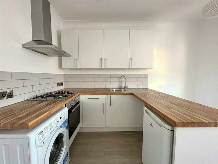 1 Bedroom Flat To Rent In Waddon Close, CR0