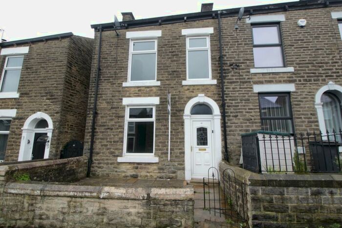 3 Bedroom End Of Terrace House To Rent In St. Marys Road, Glossop, Derbyshire, SK13