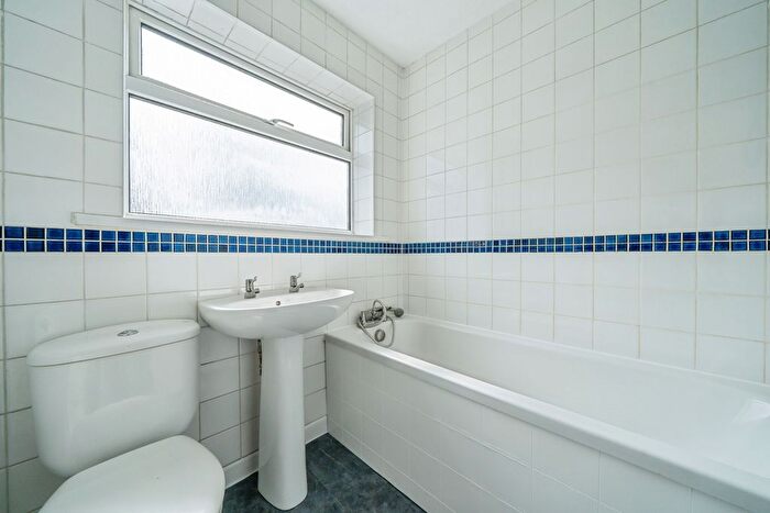 3 Bedroom Semi-Detached House For Sale In Wednesbury Drive, Great Sankey, Warrington, Cheshire, WA5