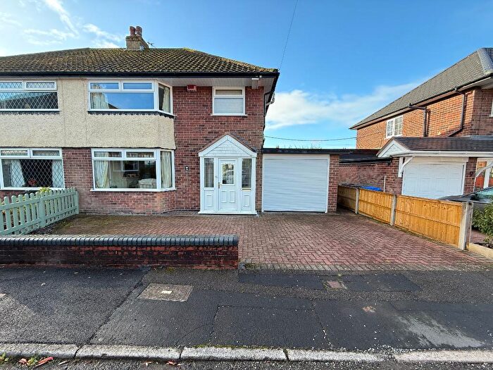 3 Bedroom Semi Detached House For Sale In Hewitt Crescent, Werrington, Stoke On Trent, ST9