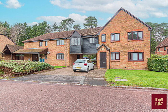 Studio For Sale In Wentworth Close, Crowthorne, RG45