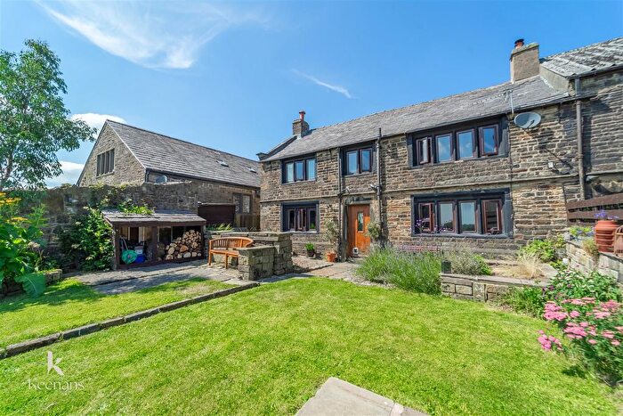 3 Bedroom Semi Detached House For Sale In Walmersley Old Road, Nangreaves, Bury, BL9