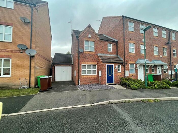 3 Bedroom End Of Terrace House To Rent In Edmonstone Crescent, Nottingham, NG5