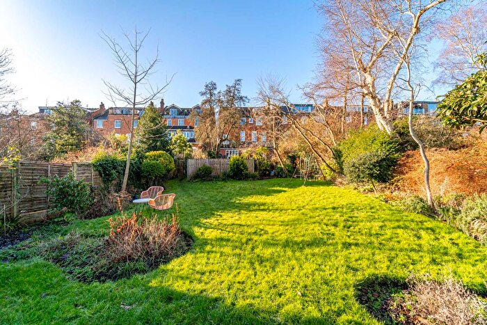 2 Bedroom Flat For Sale In Coolhurst Road, London, N8