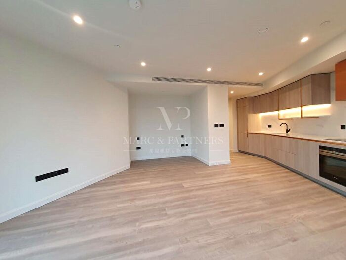Apartment To Rent In Aspen, Marsh Wall, London, E14