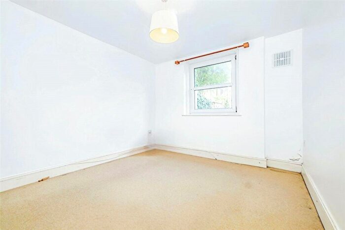 1 Bedroom Flat For Sale In Cissbury Road, Hove, East Sussex, BN3
