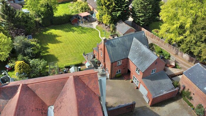 6 Bedroom Detached House For Sale In Fieldgate Lane, Kenilworth, CV8