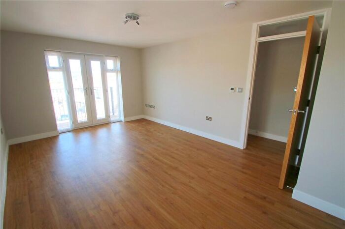 2 Bedroom Apartment To Rent In Court View, Bedminster, Bristol, BS3