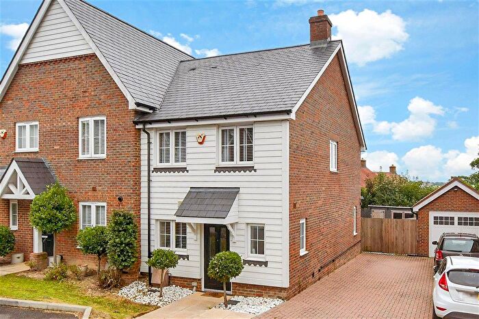 2 Bedroom Semi-Detached House For Sale In Kingfisher Drive, Crowborough, East Sussex, TN6