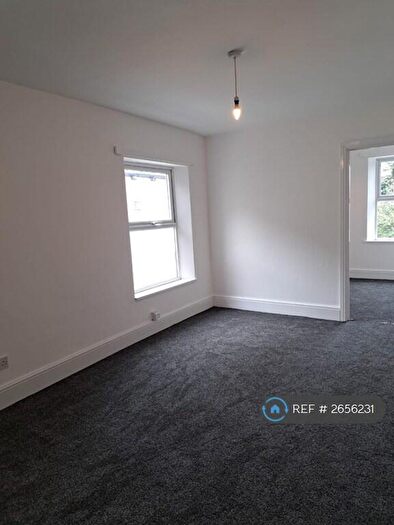 3 Bedroom Flat To Rent In First Floor, Grimsby, DN32