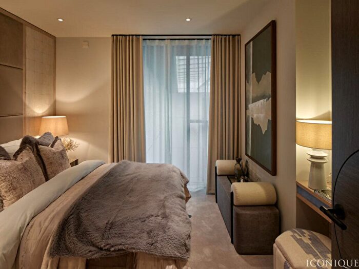 3 Bedroom Flat For Sale In Lots Road, London, SW10