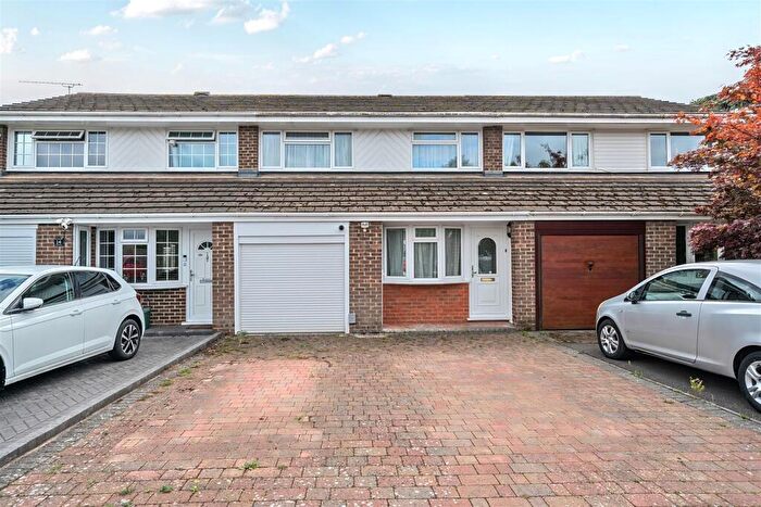3 Bedroom House For Sale In Willowford, Yateley, GU46
