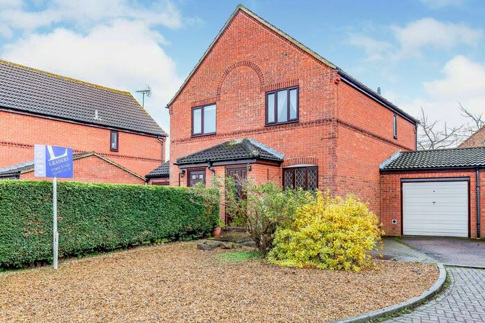 2 Bedroom Semi-Detached House To Rent In Coggeshall Grove, Wavendon Gate, MK7