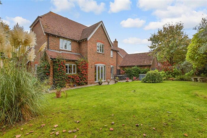 5 Bedroom Detached House For Sale In Busbridge Close, East Malling, West Malling, Kent, ME19
