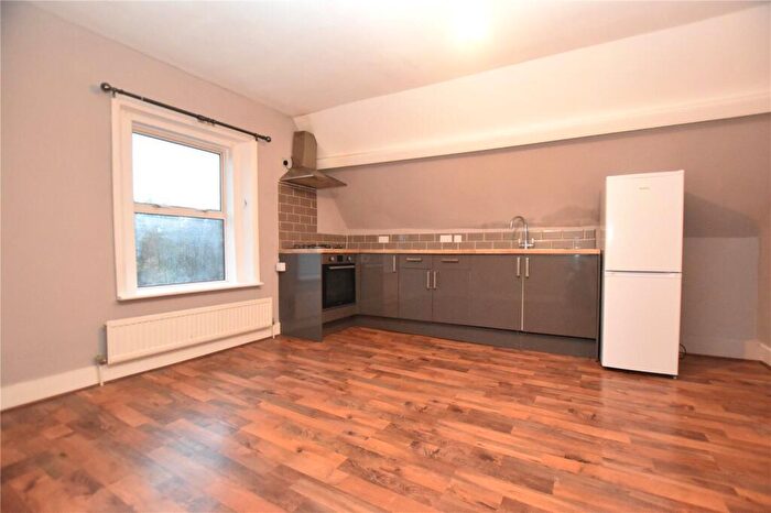 2 Bedroom Apartment To Rent In Selhurst Road, London, SE25