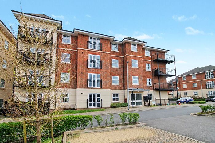 1 Bedroom Flat For Sale In Rochford House, Farnborough, Hampshire, GU14