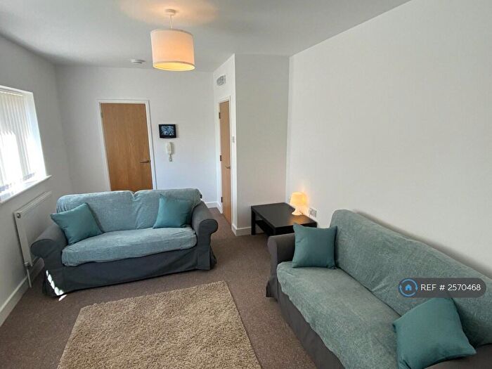 3 Bedroom Flat To Rent In Selly Oak, Birmingham, B29